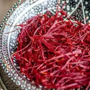 دلایل انتخاب زعفران سوپر نگین آقای زعفران برای میهمانی‌های شما 2025
