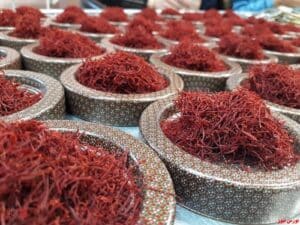 ۵ دلیل برای خرید زعفران از آقای زعفران در مشهد