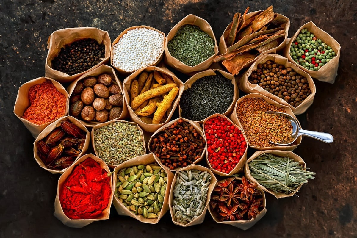 نکاتی برای استفاده هوشمندانه از ادویه و سبزی خشک در آشپزی
