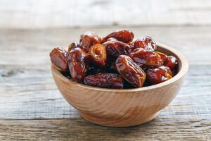 خواص خرما؛ آشنایی کامل با 10 فواید، ارزش غذایی و بهترین روش مصرف خرما 4 خواص خرما